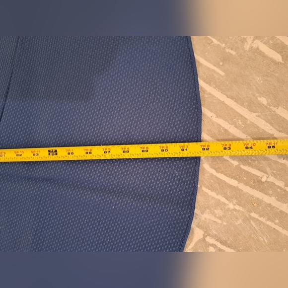 Tablecloth - Picture 2 of 3